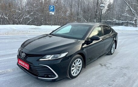 Toyota Camry, 2021 год, 2 630 000 рублей, 1 фотография