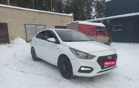 Hyundai Solaris II рестайлинг, 2019 год, 855 000 рублей, 1 фотография