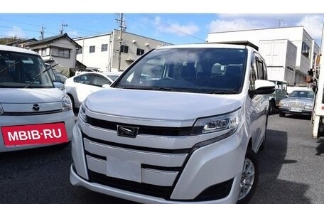 Toyota Noah III, 2017 год, 2 110 000 рублей, 1 фотография