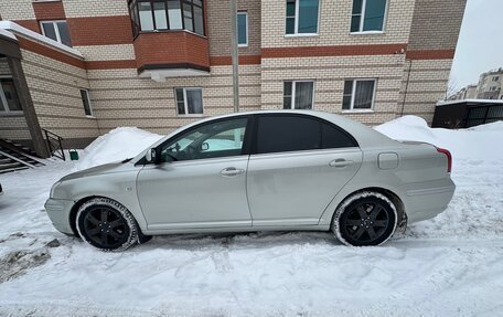 Toyota Avensis III рестайлинг, 2004 год, 630 000 рублей, 1 фотография