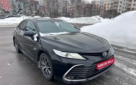 Toyota Camry, 2021 год, 2 950 000 рублей, 2 фотография