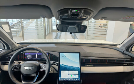 Geely Atlas, 2024 год, 2 990 000 рублей, 14 фотография