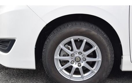 Toyota Noah III, 2017 год, 2 110 000 рублей, 11 фотография