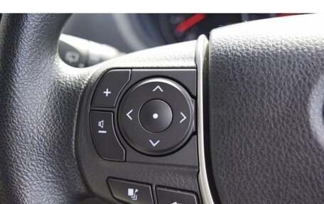 Toyota Noah III, 2017 год, 2 110 000 рублей, 21 фотография