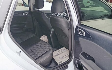 KIA cee'd III, 2021 год, 2 100 000 рублей, 15 фотография