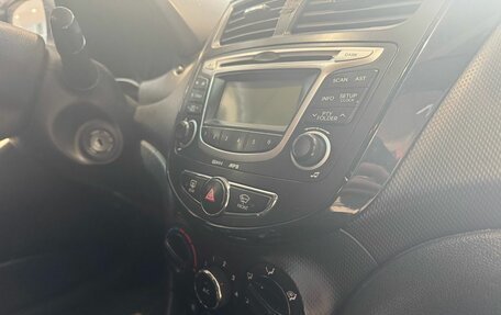 Hyundai Solaris II рестайлинг, 2012 год, 499 000 рублей, 16 фотография