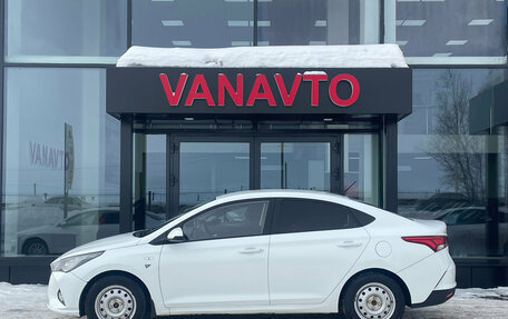 Hyundai Solaris II рестайлинг, 2021 год, 1 390 000 рублей, 2 фотография