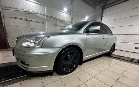 Toyota Avensis III рестайлинг, 2004 год, 630 000 рублей, 16 фотография