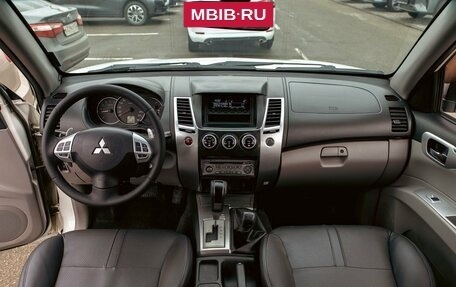 Mitsubishi Pajero Sport II рестайлинг, 2013 год, 1 595 000 рублей, 16 фотография