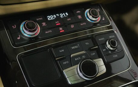 Audi A8, 2013 год, 1 879 000 рублей, 14 фотография