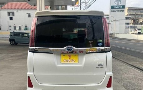 Toyota Noah III, 2019 год, 2 080 000 рублей, 7 фотография