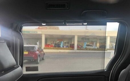 Toyota Noah III, 2019 год, 2 080 000 рублей, 18 фотография