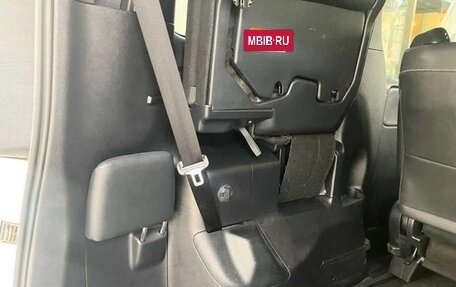 Toyota Noah III, 2019 год, 2 080 000 рублей, 14 фотография