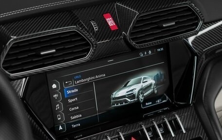 Lamborghini Urus I, 2021 год, 27 400 000 рублей, 17 фотография