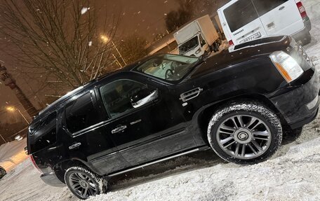 Cadillac Escalade III, 2010 год, 1 990 000 рублей, 3 фотография