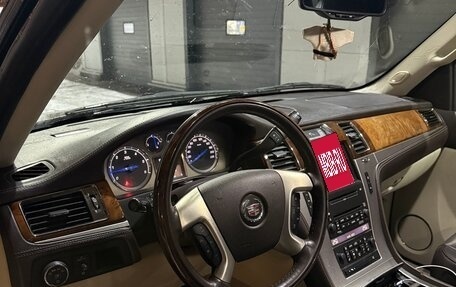 Cadillac Escalade III, 2010 год, 1 990 000 рублей, 7 фотография