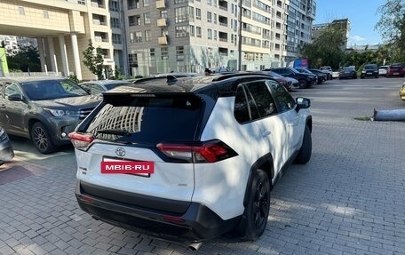 Toyota RAV4, 2022 год, 3 550 000 рублей, 3 фотография
