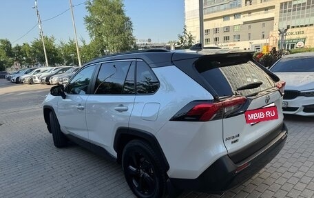 Toyota RAV4, 2022 год, 3 550 000 рублей, 9 фотография