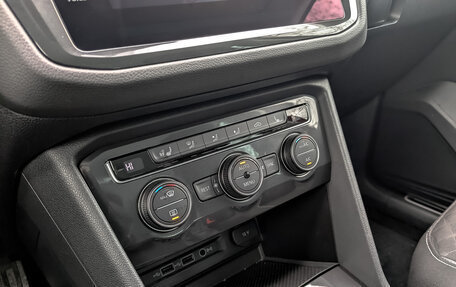 Volkswagen Tiguan II, 2018 год, 2 950 000 рублей, 26 фотография