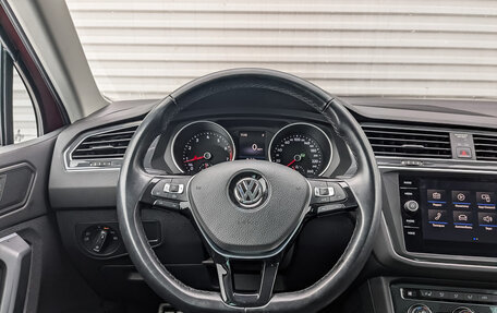 Volkswagen Tiguan II, 2018 год, 2 950 000 рублей, 21 фотография