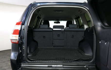 Toyota Land Cruiser Prado 150 рестайлинг 2, 2014 год, 3 599 000 рублей, 9 фотография