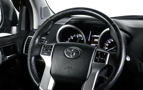 Toyota Land Cruiser Prado 150 рестайлинг 2, 2014 год, 3 599 000 рублей, 14 фотография