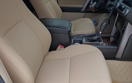 Toyota Land Cruiser Prado 150 рестайлинг 2, 2012 год, 2 390 000 рублей, 11 фотография