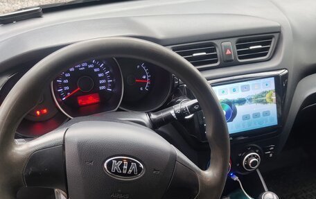 KIA Rio III рестайлинг, 2013 год, 820 000 рублей, 4 фотография