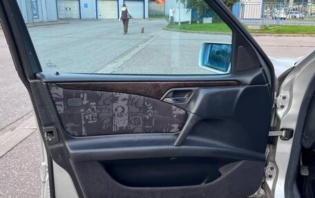 Mercedes-Benz E-Класс, 1998 год, 700 000 рублей, 11 фотография