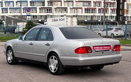 Mercedes-Benz E-Класс, 1998 год, 700 000 рублей, 3 фотография