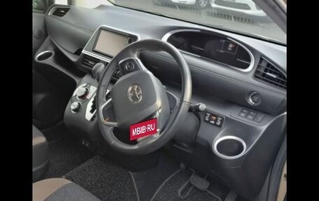 Toyota Sienta II, 2020 год, 1 500 000 рублей, 14 фотография