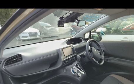 Toyota Sienta II, 2020 год, 1 500 000 рублей, 28 фотография