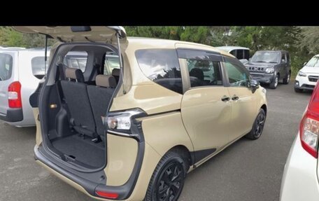 Toyota Sienta II, 2020 год, 1 500 000 рублей, 30 фотография