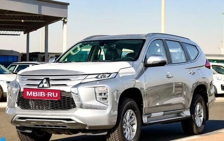 Mitsubishi Pajero Sport III рестайлинг, 2024 год, 4 176 000 рублей, 3 фотография