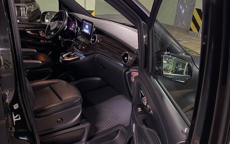 Mercedes-Benz V-Класс, 2017 год, 7 000 000 рублей, 9 фотография