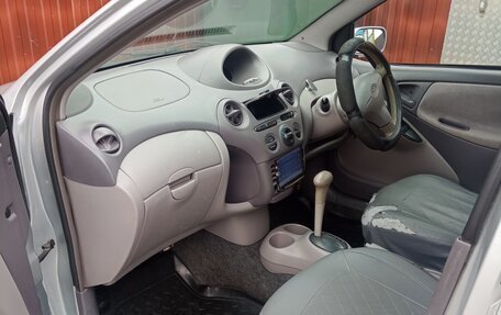 Toyota Platz, 2000 год, 330 000 рублей, 7 фотография