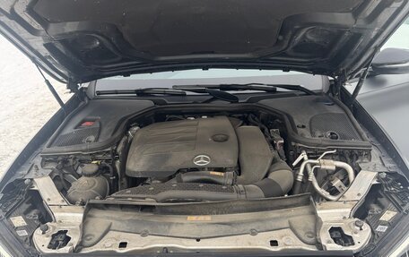 Mercedes-Benz E-Класс, 2021 год, 4 500 000 рублей, 19 фотография