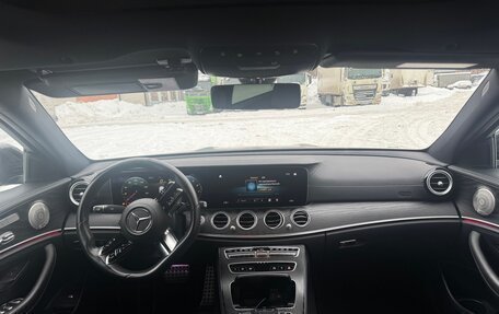 Mercedes-Benz E-Класс, 2021 год, 4 500 000 рублей, 17 фотография