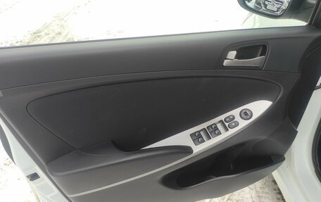 Hyundai Solaris II рестайлинг, 2015 год, 599 000 рублей, 16 фотография