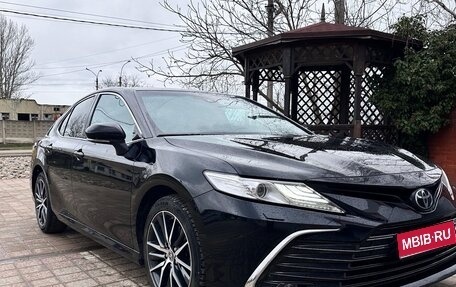 Toyota Camry, 2021 год, 3 600 000 рублей, 1 фотография