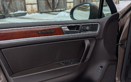 Volkswagen Touareg III, 2012 год, 2 500 000 рублей, 11 фотография