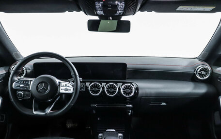 Mercedes-Benz CLA, 2021 год, 3 075 000 рублей, 13 фотография