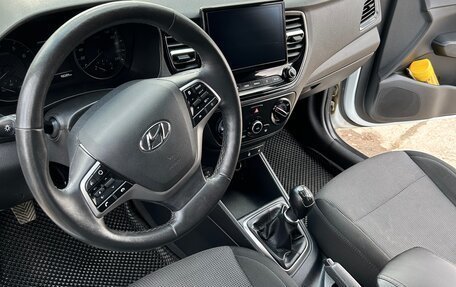 Hyundai Solaris II рестайлинг, 2020 год, 1 370 000 рублей, 8 фотография