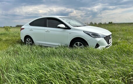 Hyundai Solaris II рестайлинг, 2020 год, 1 370 000 рублей, 11 фотография