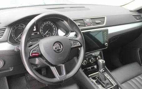 Skoda Superb III рестайлинг, 2017 год, 1 795 000 рублей, 10 фотография