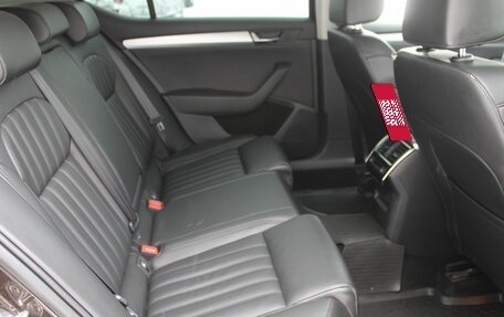 Skoda Superb III рестайлинг, 2017 год, 1 795 000 рублей, 12 фотография