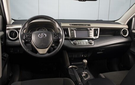 Toyota RAV4, 2015 год, 2 088 000 рублей, 5 фотография
