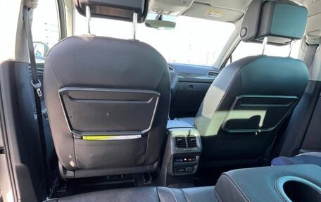 Volkswagen Tiguan II, 2018 год, 3 340 000 рублей, 18 фотография