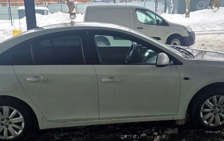 Chevrolet Cruze II, 2011 год, 580 000 рублей, 2 фотография