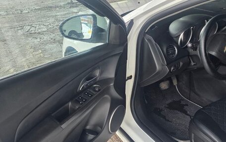 Chevrolet Cruze II, 2011 год, 580 000 рублей, 6 фотография